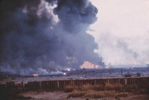 Bien_Hoa_AB_Flightline_15_May_65.jpg
