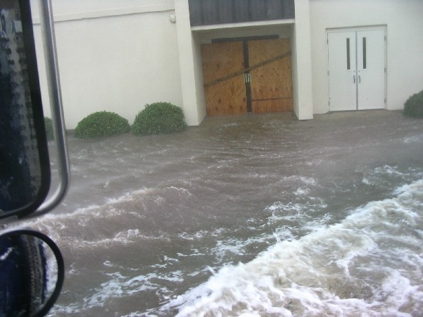 Hurricane_Katrina_Keesler_Dolan_Hall.jpg